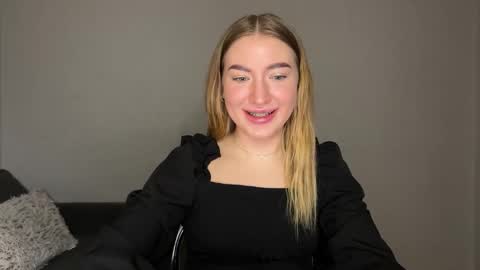 Milana online show from 02-06-25, 05:51