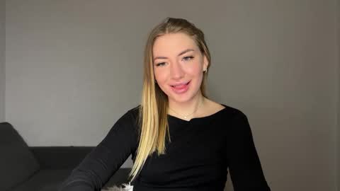 Milana online show from 02-11-25, 09:03