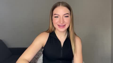 Milana online show from 02-13-25, 11:39