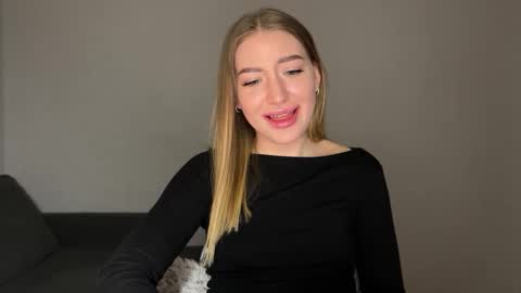 Milana online show from 02-15-25, 06:12