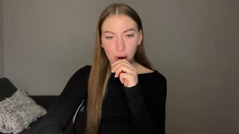 Milana online show from 03-03-25, 06:55