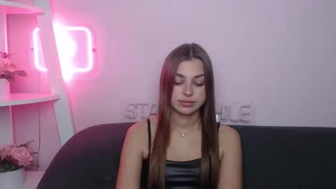 milanaangelas online show from 12-02-25, 08:48