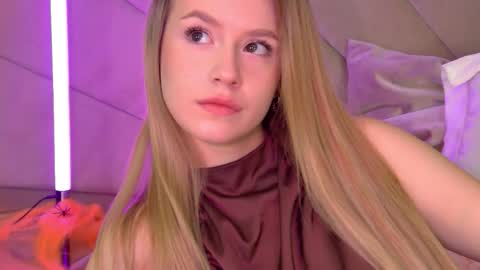 MilanaBalmain online show from 10-25-25, 04:31