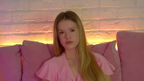 MilanaBalmain online show from 11-10-25, 04:33