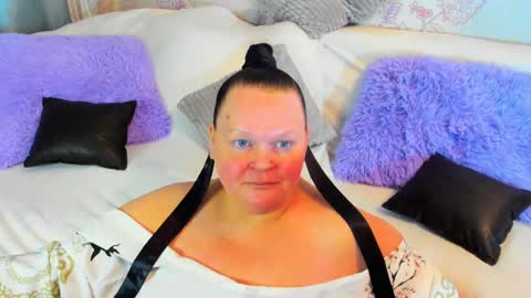 Lana online show from 02-11-25, 08:10