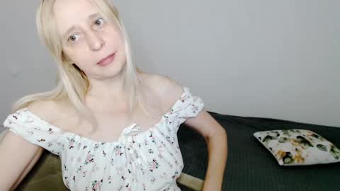 Milena online show from 02-13-25, 04:54