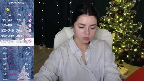 Snapshot of milania_hot_foxy chatting on 12-29-24, 02:17 Mila online show from 12-29-24, 02:17