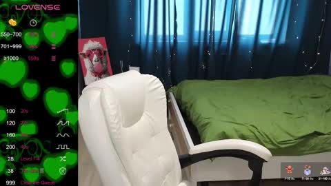 Snapshot of milania_hot_foxy chatting on 02-20-25, 10:16 Mila online show from 02-20-25, 10:16