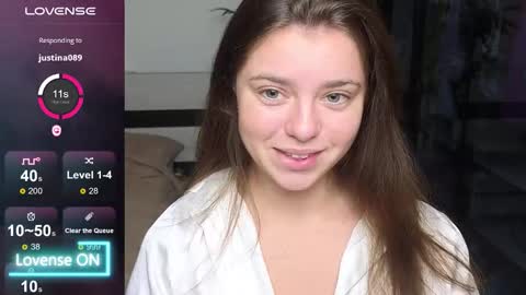 Snapshot of milania_hot_foxy chatting on 09-22-25, 09:39 Mila online show from 09-22-25, 09:39