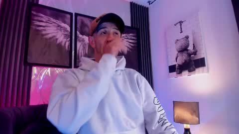 Snapshot of milanwhite_ chatting on 02-25-26, 11:31 MILAN online show from 02-25-26, 11:31