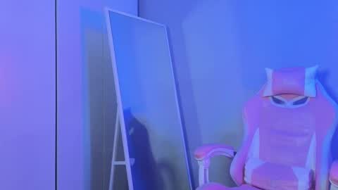 Mila online show from 03-11-25, 11:55