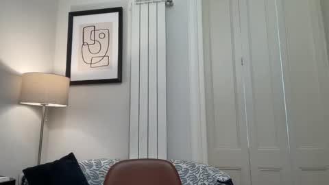 Mila online show from 11-19-25, 11:43