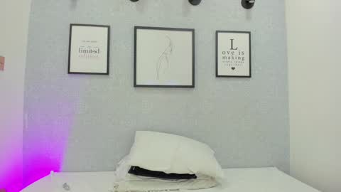 Snapshot of mile_u chatting on 01-19-25, 06:20 Milena online show from 01-19-25, 06:20