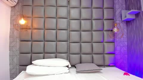 Snapshot of mile_u chatting on 01-31-25, 04:03 Milena online show from 01-31-25, 04:03