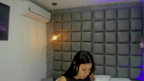 Snapshot of mile_u chatting on 02-06-25, 03:37 Milena online show from 02-06-25, 03:37