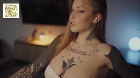 Snapshot of mileeena chatting on 10-26-25, 01:06 M Telegram mamagotachannel online show from 10-26-25, 01:06