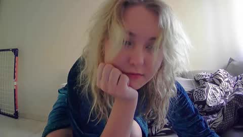 Milena new nonude shy blonde natural online show from 11-07-25, 12:27