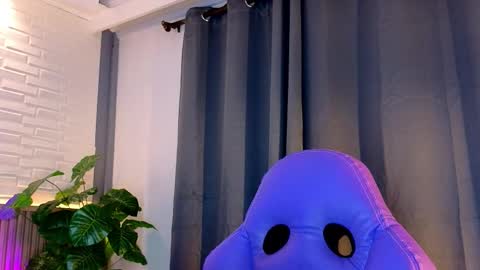 milena_lawson online show from 10-25-25, 11:40