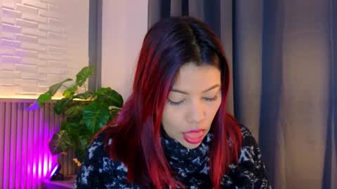 milena_lawson online show from 11-10-25, 10:47