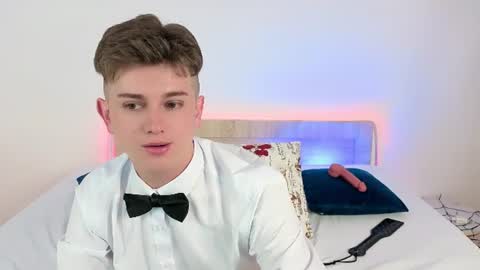 Snapshot of miless_cooper chatting on 06-17-26, 03:31 Miles online show from 06-17-26, 03:31
