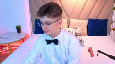 Snapshot of miless_cooper chatting on 07-16-26, 08:59 Miles online show from 07-16-26, 08:59