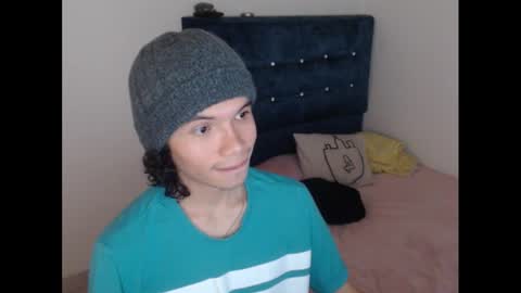 milesxoxo6969 online show from 09-19-25, 03:34