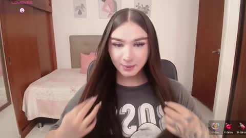 Miley online show from 11-28-25, 03:04