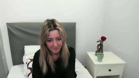 Snapshot of mileytop chatting on 02-04-26, 09:20 MileyTop online show from 02-04-26, 09:20