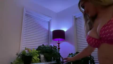 MIlf Goddess online show from 09-25-25, 07:23