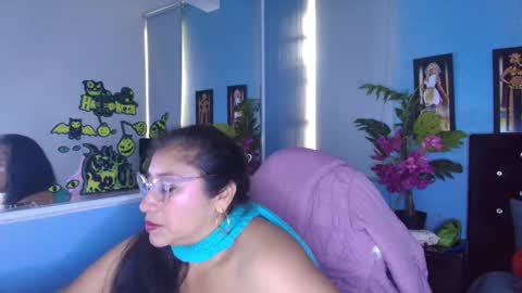 Snapshot of milf_latinn chatting on 10-16-25, 01:45 milf latinn online show from 10-16-25, 01:45