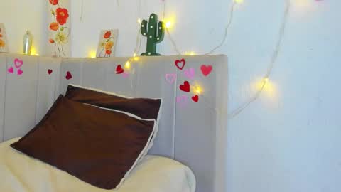 Snapshot of milf_latinn chatting on 10-21-25, 03:35 milf latinn online show from 10-21-25, 03:35