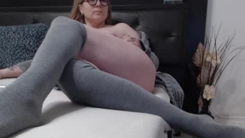 Snapshot of milfbiglips38 chatting on 02-07-25, 05:10 milfa online show from 02-07-25, 05:10