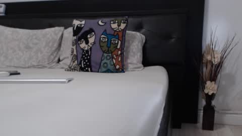 Snapshot of milfbiglips38 chatting on 09-30-25, 07:35 milfa online show from 09-30-25, 07:35