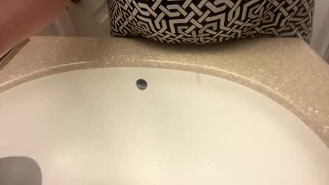 Mia online show from 10-20-25, 02:34