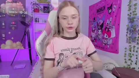 Milia online show from 02-21-25, 06:59