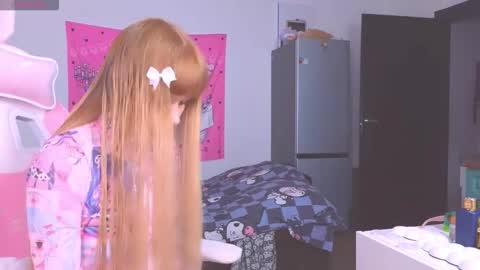 Milia online show from 10-24-25, 08:49