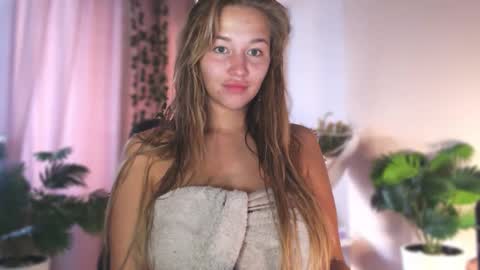 Snapshot of milk_bunny_ chatting on 09-25-25, 09:02 milk_bunny_ online show from 09-25-25, 09:02