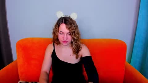 milkablond online show from 02-26-25, 04:03