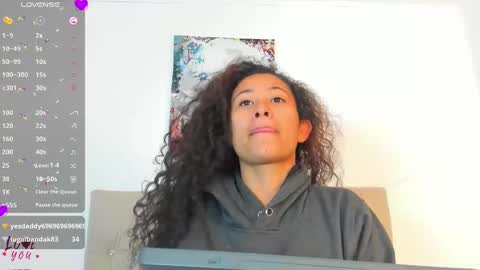 Snapshot of milkdulce1 chatting on 02-24-25, 05:43 Paola online show from 02-24-25, 05:43