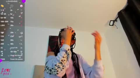 Snapshot of milkdulce1 chatting on 03-02-25, 02:19 Paola online show from 03-02-25, 02:19