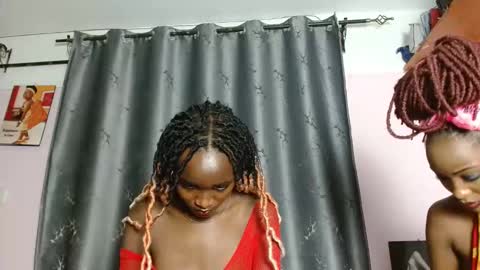 Snapshot of milkmint_ chatting on 02-19-26, 03:35 Softluxe online show from 02-19-26, 03:35