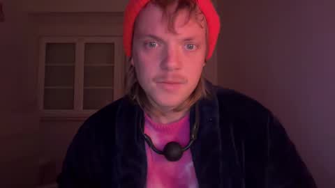 Snapshot of milkymitch chatting on 01-04-25, 06:41 Mimi online show from 01-04-25, 06:41