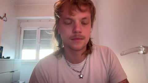 Snapshot of milkymitch chatting on 01-06-25, 09:19 Mimi online show from 01-06-25, 09:19