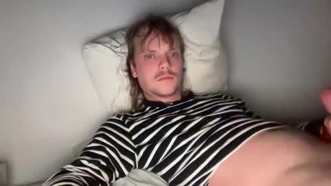 Snapshot of milkymitch chatting on 01-09-25, 12:46 Mimi online show from 01-09-25, 12:46