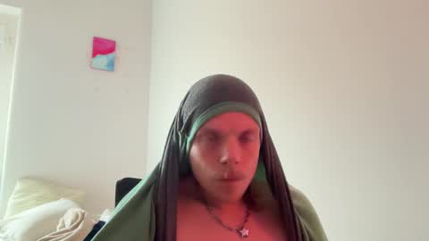 Snapshot of milkymitch chatting on 03-04-25, 04:52 Mimi online show from 03-04-25, 04:52