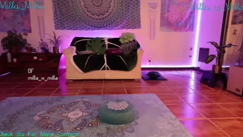 milla_milla online show from 12-08-24, 09:13