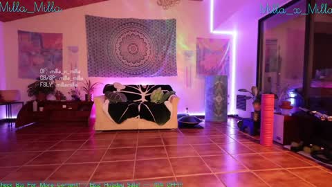 milla_milla online show from 12-29-24, 07:50