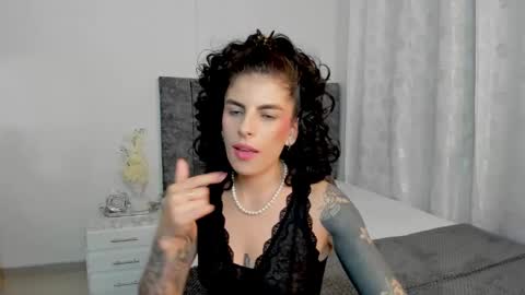 Snapshot of milla_pixxie chatting on 02-21-25, 09:02 Milagros online show from 02-21-25, 09:02