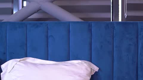 Milla online show from 10-06-25, 05:49