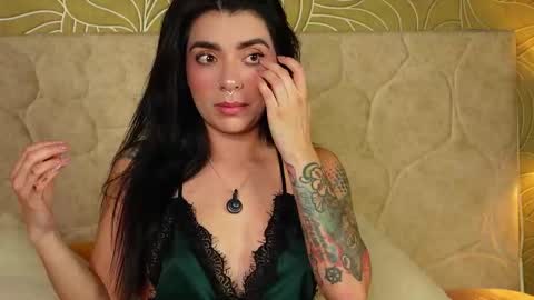 MillaBliss online show from 11-22-25, 09:25